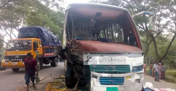 2 killed in Sirajganj bus-pickup van collision