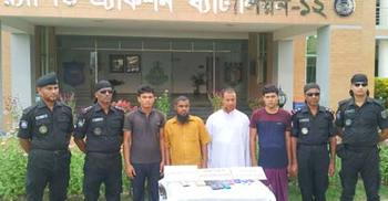 হোটেল ব্যবসার আড়ালে ইয়াবা ব্যবসা, মাদরাসা অধ্যক্ষসহ আটক ৪