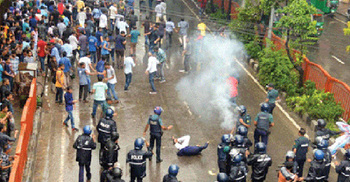 শাহবাগে শিক্ষার্থী-পুলিশ সংঘর্ষ : প্রতিবেদন ১৭ জুলাই