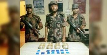 টেকনাফে ৪২ হাজার ইয়াবাসহ নৌকা জব্দ