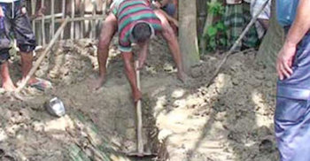 তিন মাস পর কবর থেকে লাশ উত্তোলন