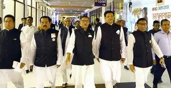 19-member AL delegation off to Delhi