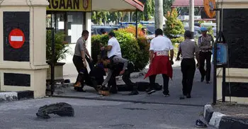 Indonesia police shot dead 4 attackers at Riau HQ
