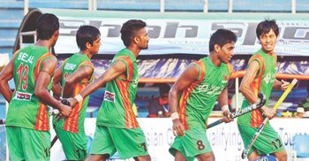 পাকিস্তানকে রুখে সেমিফাইনালে বাংলাদেশ