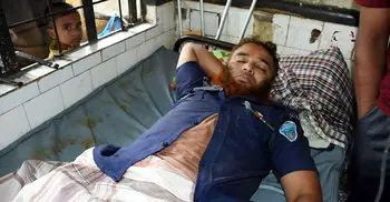 7 policemen hurt in bus-pickup van collision in Ctg