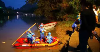 17 killed as 2 dragon boats capsize in China