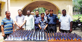 ফরিদপুরে ফেনসিডিলসহ মাদক ব্যবসায়ী আটক