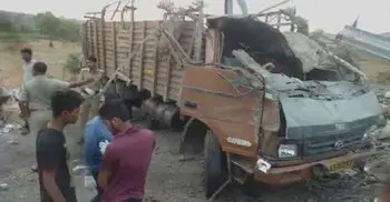 18 labourers killed as truck overturns in India