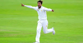 Amir takes 100th Test wicket on Ireland return