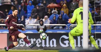 Messi makes more La Liga history against Deportivo