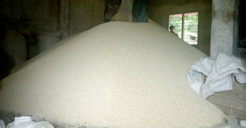 ব্যস্ত নলছিটি হাতে ভাজা মুড়ি পল্লী