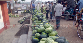 তরমুজে সয়লাব পটুয়াখালীর বাজার