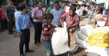 ব্রাহ্মণবাড়িয়ায় ৩ হাজার কেজি নিষিদ্ধ পলিথিন জব্দ
