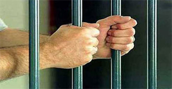 পালিয়ে যাওয়া আসামির আত্মসমর্পণ, দুই কনস্টেবল প্রত্যাহার