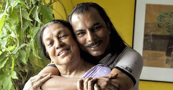 মা হারালেন আবৃত্তিশিল্পী শিমুল মুস্তাফা