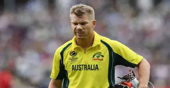 Warner apologises for ball tampering