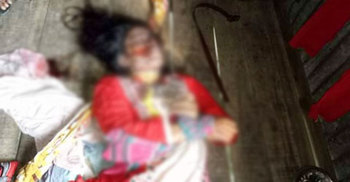 বাবা পালিয়েছে, মেঝেতে পড়ে আছে নিথর মা