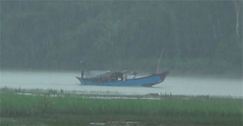 পটুয়াখালীতে অভ্যন্তরীণ নৌ-যান চলাচল বন্ধ