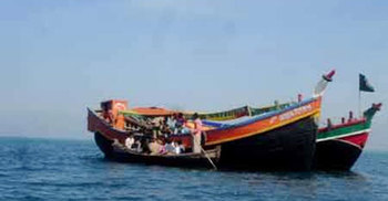 লক্ষ্মীপুরে মেঘনায় ৩ জেলে অপহরণ