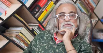 Noted photographer Anwar found dead in hotel