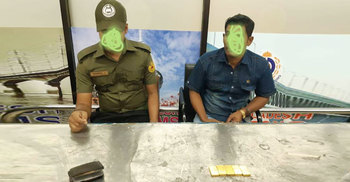 স্বর্ণ চোরাচালান : শাহজালালে নিরাপত্তাকর্মীসহ আটক ২