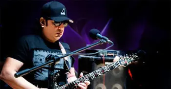 Ayub Bachchu’s janaza in Dhaka on Friday