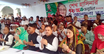 স্বামীর বিরোধীদের সঙ্গে জোট বেঁধেছেন স্ত্রী