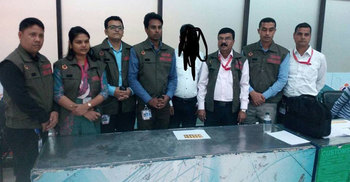 রুটি-কলা-জুস খাইয়ে ৭০ লাখ টাকার স্বর্ণ উদ্ধার