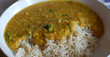 ডাল-ভাত খেয়ে প্রাণ যাওয়ার অবস্থা স্বামী-স্ত্রীর