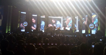 জেমসের সঙ্গে কেঁদেছেন হাজারও দর্শক