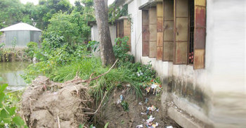 পুকুরে স্কুল ধসে পড়লেও যেন দেখার কেউ নেই