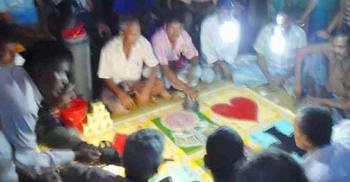 সিরাজগঞ্জে রাতভর চলছে অশ্লীল নাচ, গান ও জুয়া