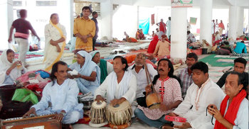 ছেউড়িয়ায় সুরের মূর্ছনায় জমেছে বাউল মেলা