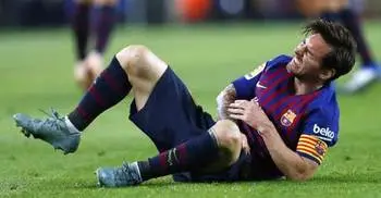 Messi breaks right forearm, out for about 3 week