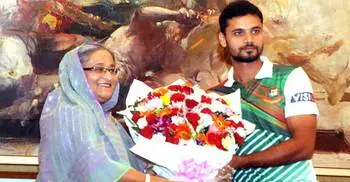 Mashrafe takes blessings from PM