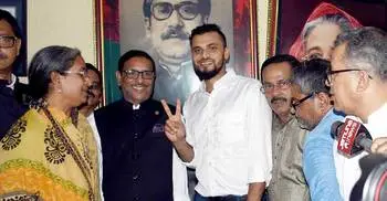 Mashrafe buys AL nomination form for polls
