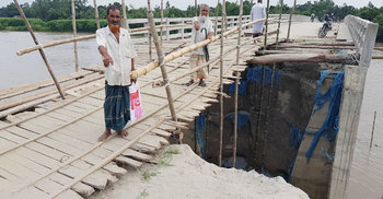 উদ্বোধনের আগেই সেতুর সংযোগ সড়কে ধস