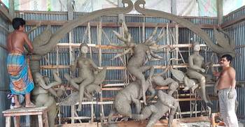 মির্জাপুরে ২৩৭টি পূজা মণ্ডপে দুর্গোৎসবের প্রস্তুতি চলছে