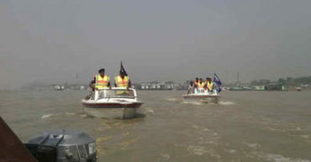 পদ্মায় নৌ-পুলিশের ওপর জেলেদের গুলি