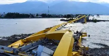 Indonesia tsunami: Aftershocks rock Palu day after disaster