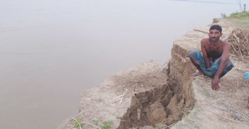 নদীভাঙনে দিশেহারা কালুখালীর দুই ইউনিয়নবাসী