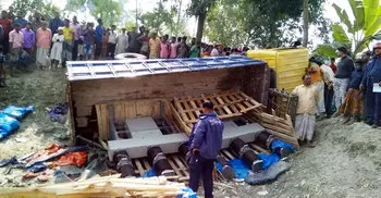 Rangpur road crash kills 4