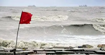 Maritime ports asked to hoist signal 4