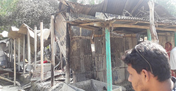 প্রতিপক্ষের দেয়া আগুনে কৃষকের স্বপ্ন পুড়ে ছাই