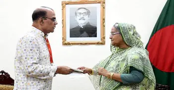 PM donates Tk 35 lakh to actor Ahmad Sharif