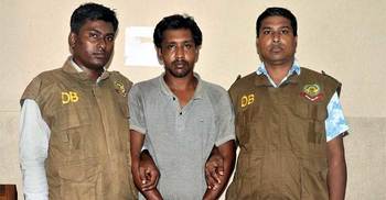 চট্টগ্রামে বিদেশি পিস্তল-গুলিসহ যুবক আটক