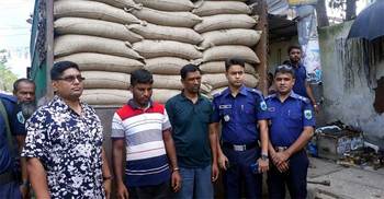 ৩০০ বস্তা সরকারি গমসহ সেই ট্রাকটি উদ্ধার