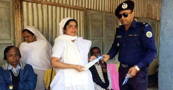 পুলিশে চাকরির জন্য কেউ ঘুষ চাইলে ধরিয়ে দিন