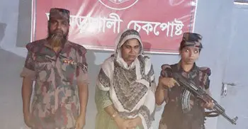 Female hundi trader held in Benapole