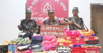 যশোর সীমান্তে ৮ কোটি টাকার পণ্যসহ গ্রেফতার ২৩